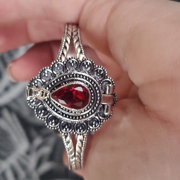 New Garnet Silver Poison Cuff Bracelet. - Picture 1 of 12